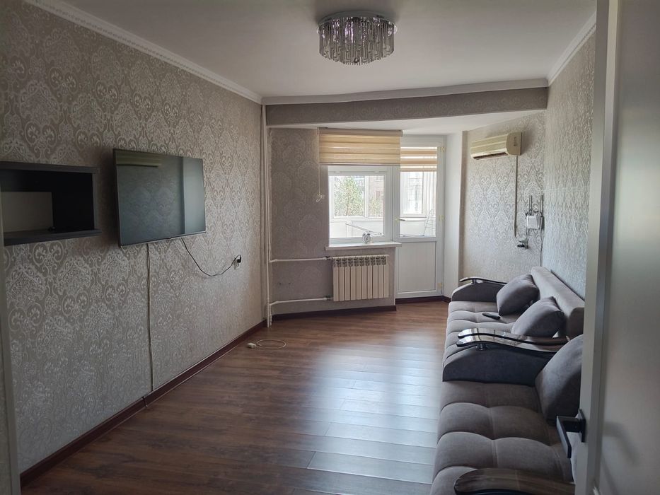 Продам 2 ком кв  улучшенную в кирпичном доме