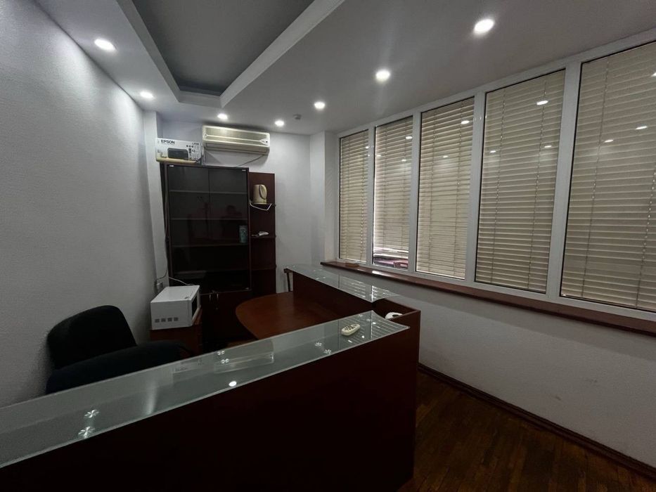 Аренда под офис 2 минут от метро Айбек! 2 комната С Мебелью! 850$