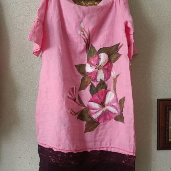 Rochie din in , pictată .