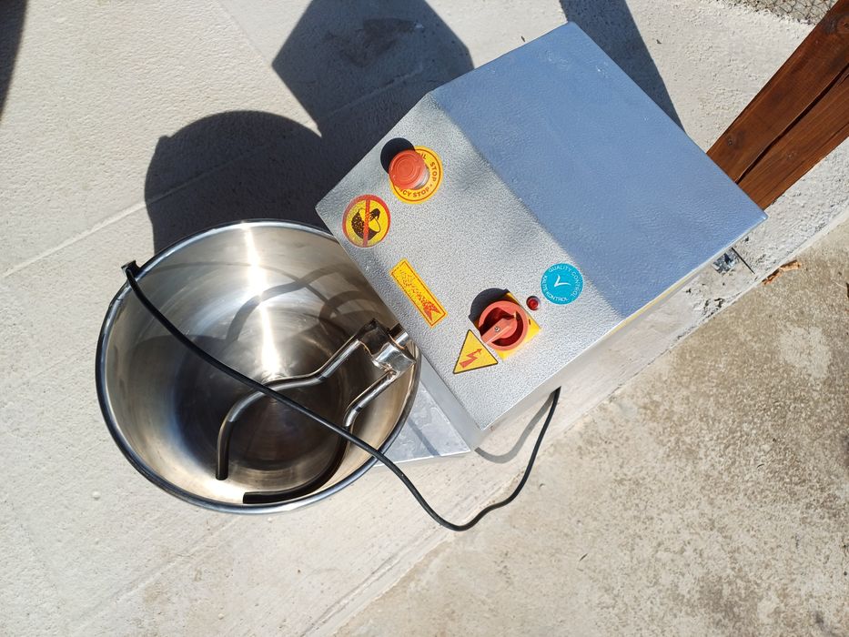 Тестомесачка вилична