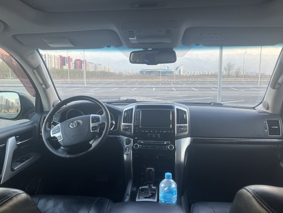 Продам Ленд Крузер 200.