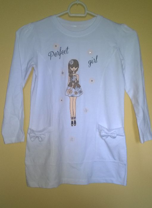 Тениски, блузи и панталони/ Манго, H&M и др.