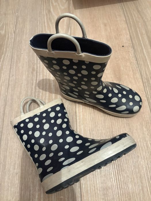 Продается детская обувь