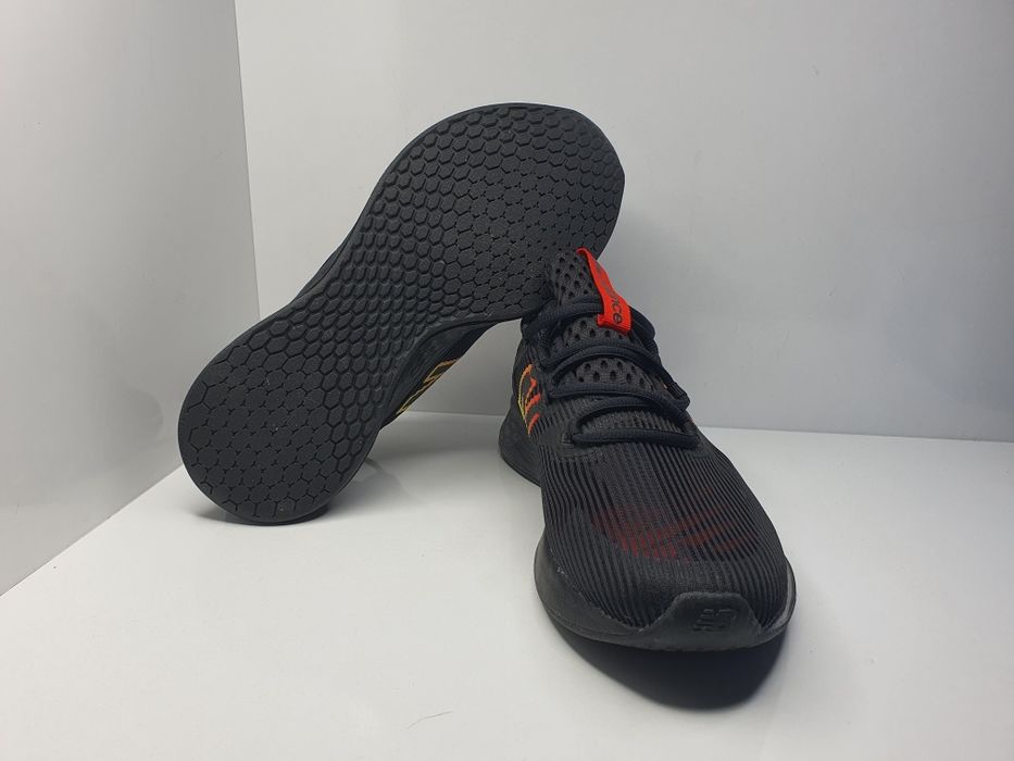 Маратонки New Balance Roav

Чисто нови с кутия 

Размер 42 стелка 26.5