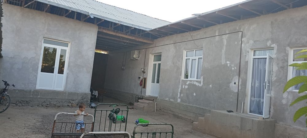 Jizzax Sharof Rashidov NURAFSHON MFY da joylashgan xovli sotiladi .