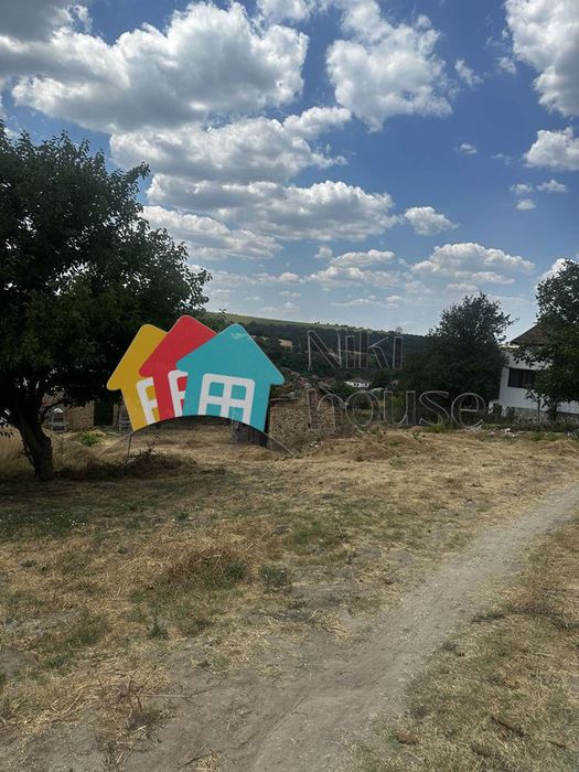 Парцел в Варна, област-с.Константиново площ 823 цена 33500