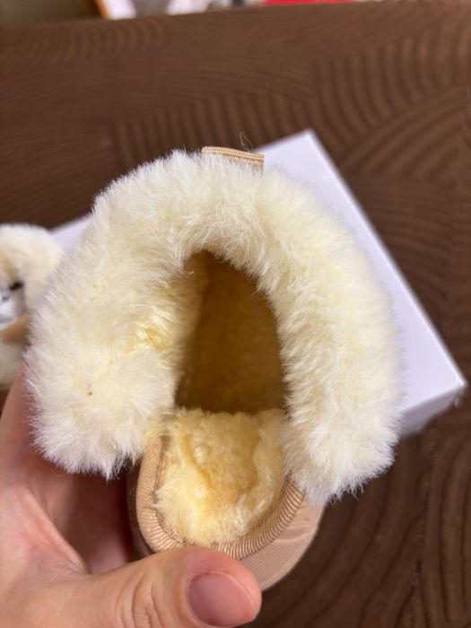 Нови бебешки ботуши