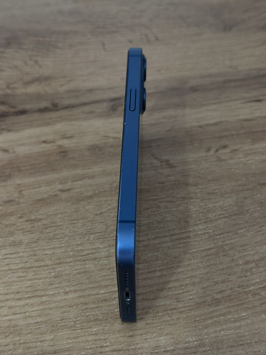 Продам Apple 13 в отличном состоянии.