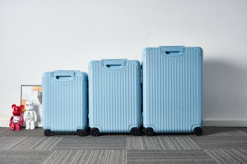 Rimowa куфари различни цветове и размери