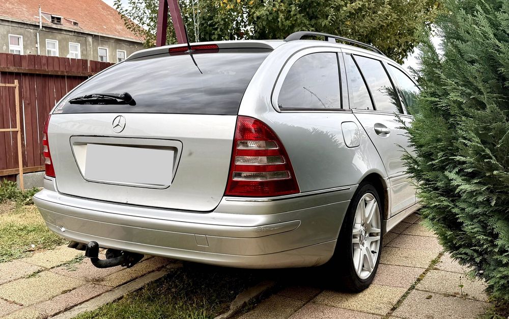 Mercedes Benz C Class w203 Pentru Reparat sau Dezmembrat