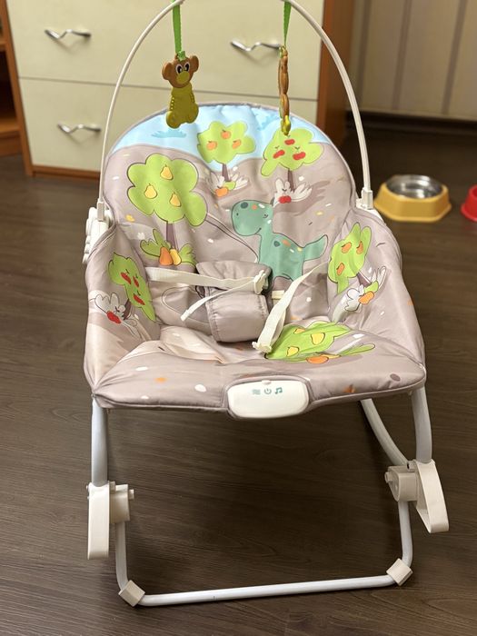 CHIPOLINO Шезлонг с вибрация и музика ЕНДЖОЙ ДИНО