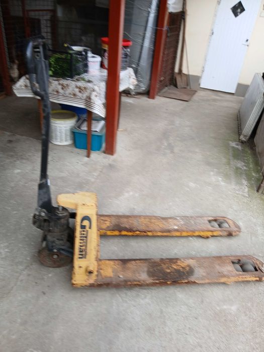 Vand LIZĂ capacitate 2500 kg. Preț  2500 ron
