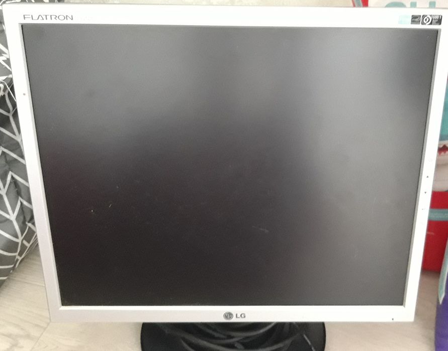 Продам монитор LG