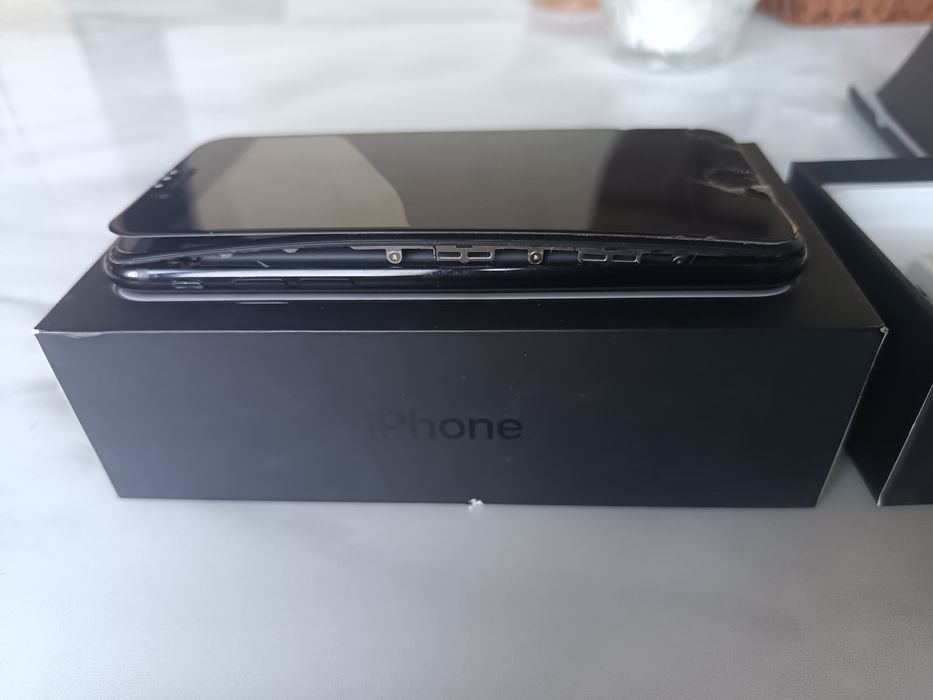 Продам Iphone7 с коробкой