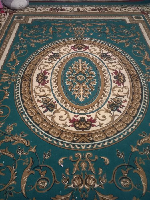 Кавер нармальный не порвон пятен нет