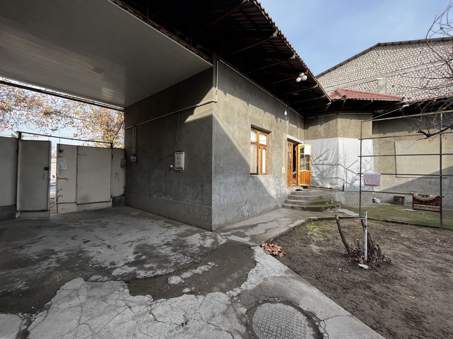 Первая линия / дом под бизнес/ Яшнабад