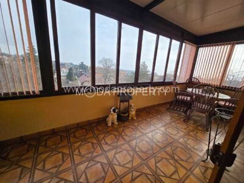 Шок-отстъпка, топ локация — къща с морска панорама във Варна