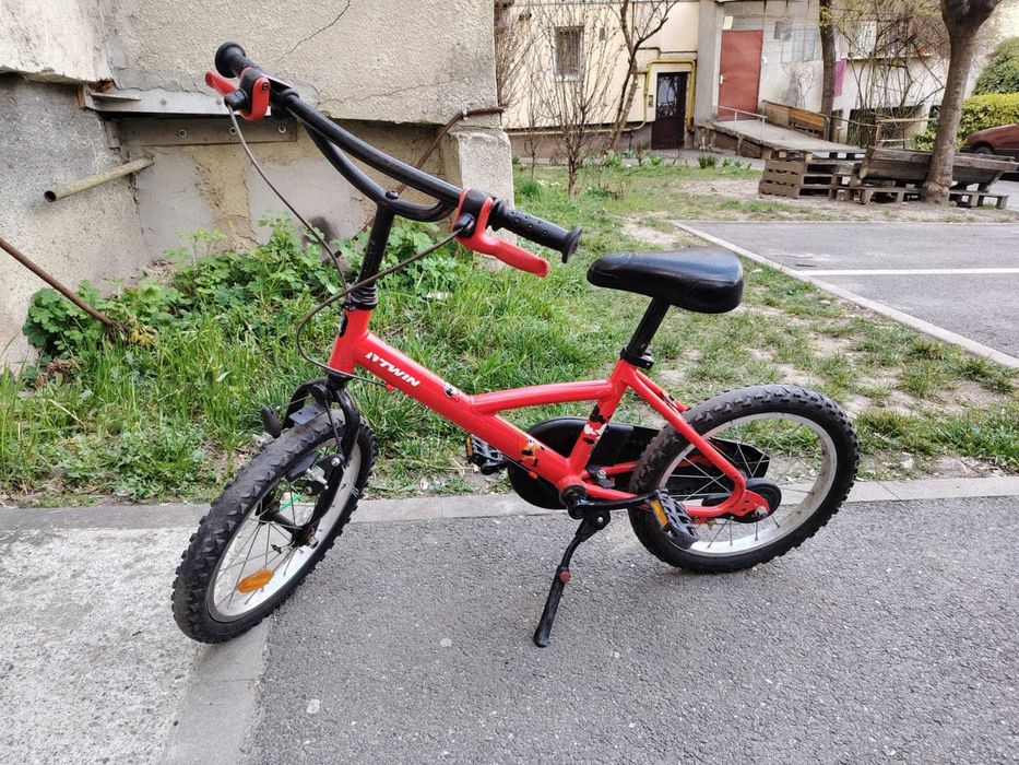 Bicicletă Copii B'TWIN (Decathlon) – 16 inch, Roșie, în stare buna