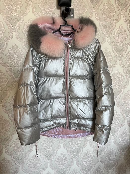 Куртка и обувь для девушки