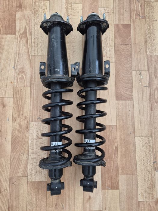 Продам амортизаторы на Лексус