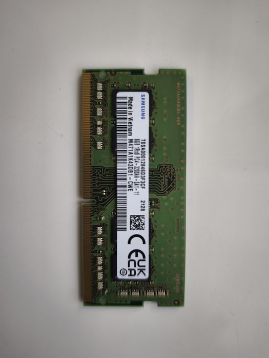 Продам оперативную память Samsung ddr4 на 8 гб