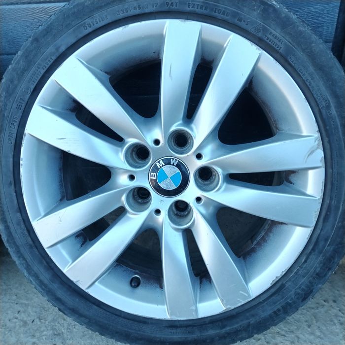 Jante originale BMW style 161 E 90,91 etc...
Distanță prezoane 5x120
Dimensiuni :8Jx17
ET 34
225/45/ZR17 (94T)
Preț 1000 ron
Pt detalii 0755488036