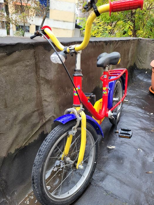 Bicicleta și trotineta copii