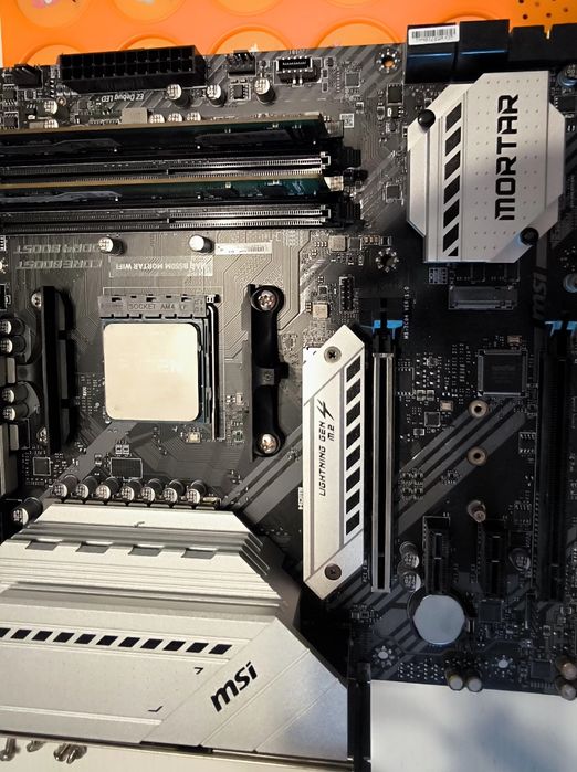 Ryzen 7 5700X , msi B550M wifi 2x8GB Ram