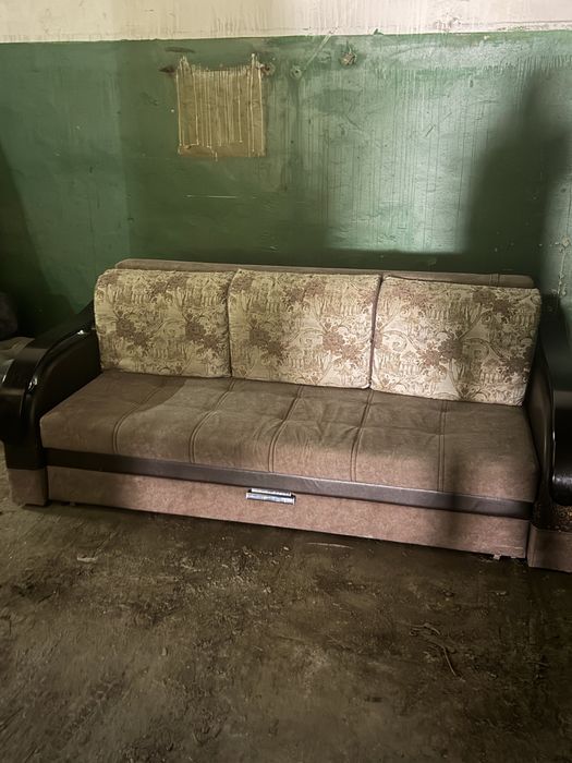 Продам диван недорого