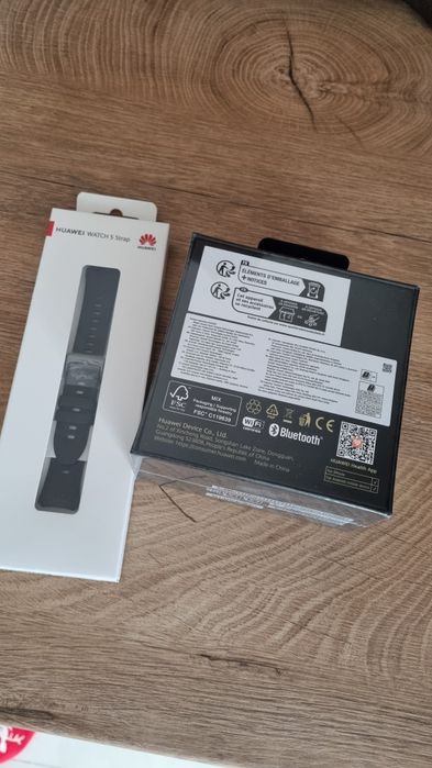 Смарт часовник - Huawei watch 5 с подарък!