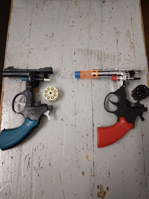 Pistol din plastic(Pvc) jucărie copii cu butuci  cu 8 focuri Yingpai 8