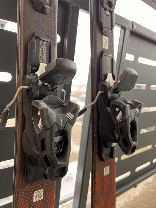 Schiuri, clăpari Head, ski