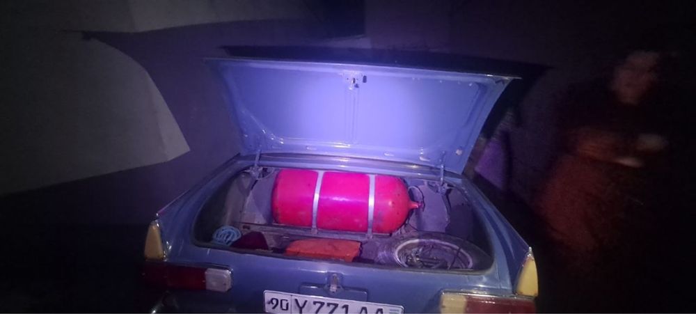 москвич  состояние среднее. Поставил новые шины, акумулятор.