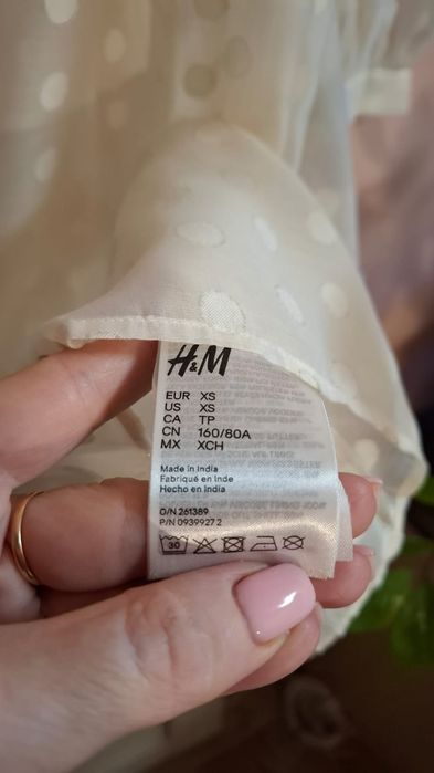 Платье в горох бренда H&M