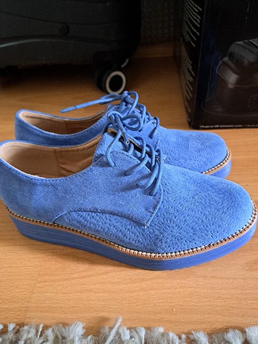 Сини велурени обувки MeiMall