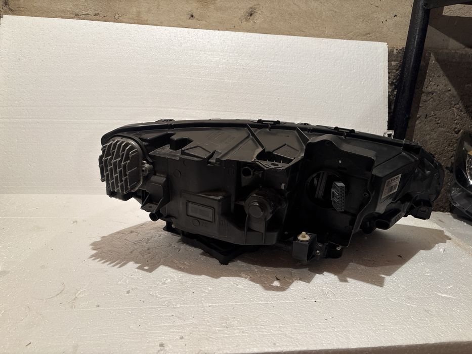 Ляв фар Vovlo V90 15г-23г