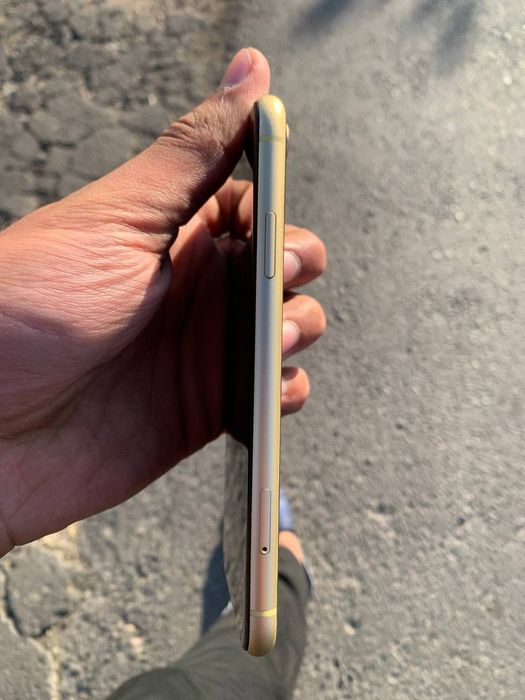Iphone xr 64 /77