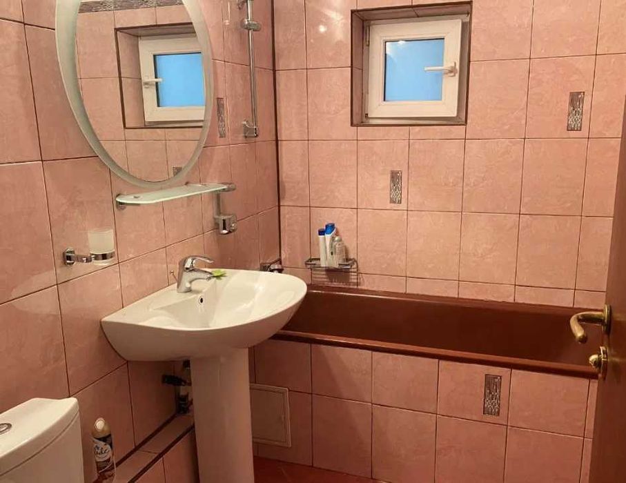 Дава се под наем Тристаен апартамент в Пловдив, Център - 80 кв.м за 341.7 € - Снимка #3