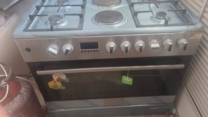 Продам Газовую плиту