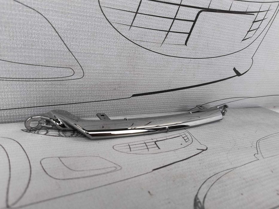 Ornament Bară Față Cromat Dreaptă Renault Megane IV 2021 / 2016-2022 Cod OEM 623868106R (5A3)