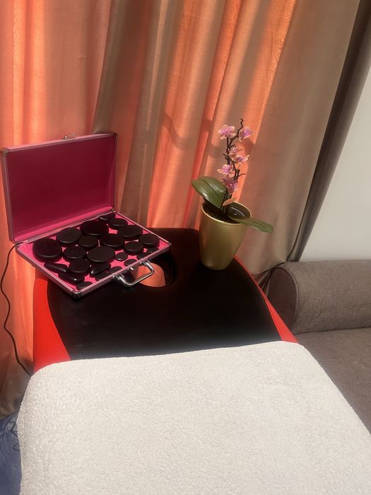 Masaj de relaxare pietre calde si vulcanice