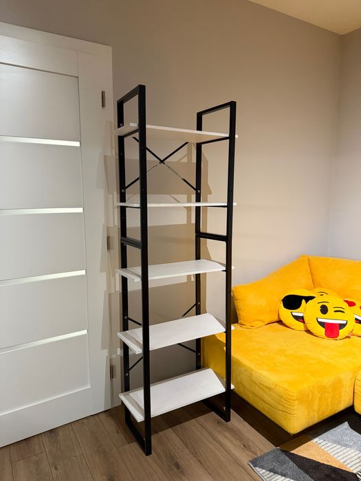 Етажерка от дърво и метал