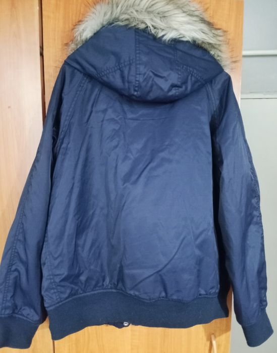 Продам Зимние  куртки срочно