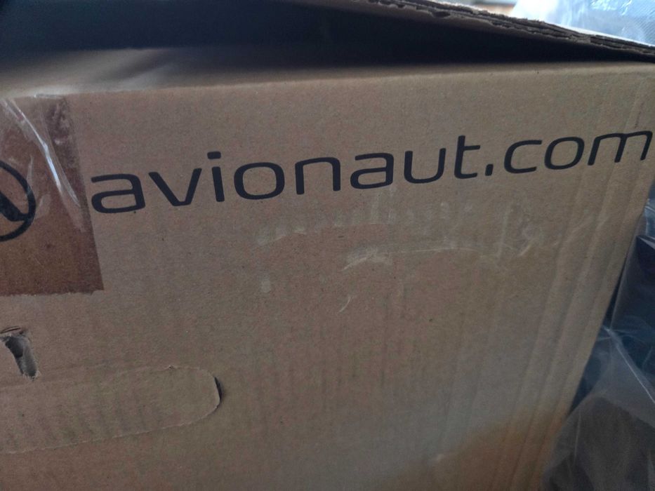 Scoica bebelus Avionaut