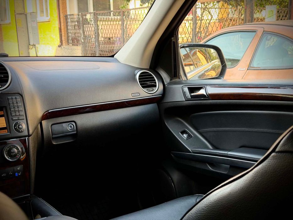 Продавам Mercedes GL550