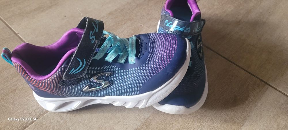 Adidaşi Skechers S-Light mărimea 35