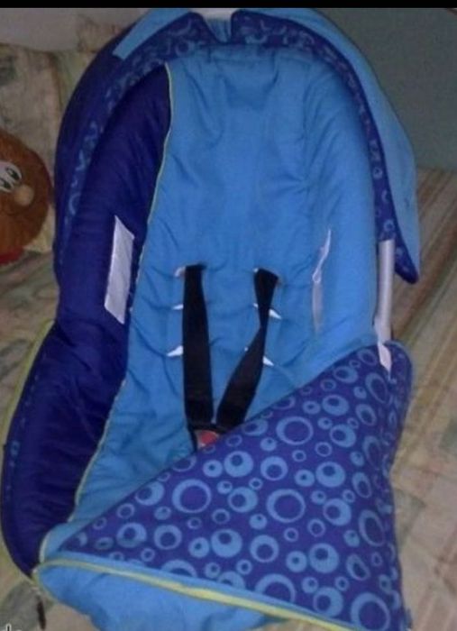 Бебешка количка в две части