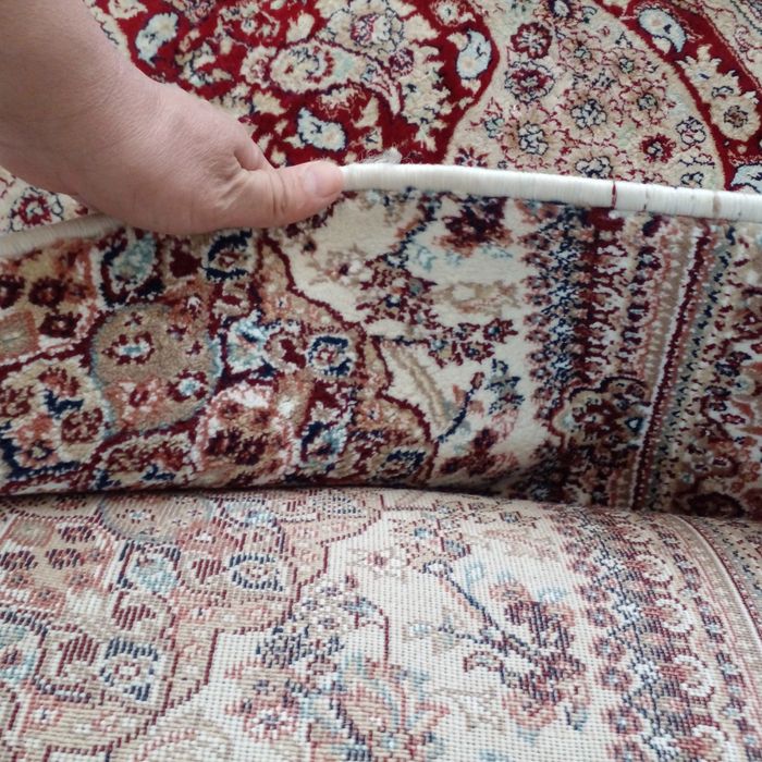 Продаётся 3 ковры и 1 дорожка новые свой 2.5 миллионов сум