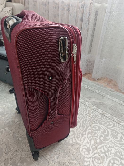 Продам чемодан на 75 л.