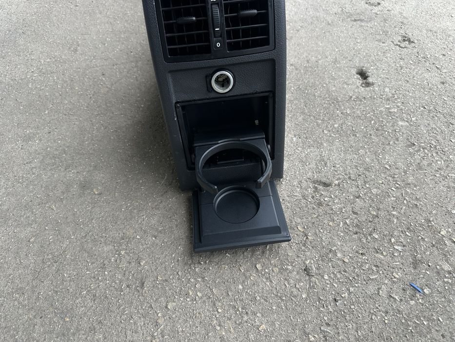 Подлакътник/Централна конзола за Фолксваген Туаран!